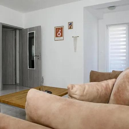 1 Bedroom Lovely In * Vrsi