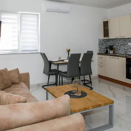 1 Bedroom Lovely In Vrsi