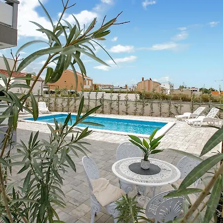 Σπίτι διακοπών 1 Bedroom Lovely In *